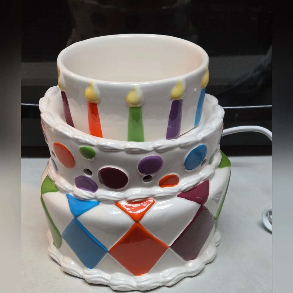 It's A Party Scentsy Birthday Cake Warmer